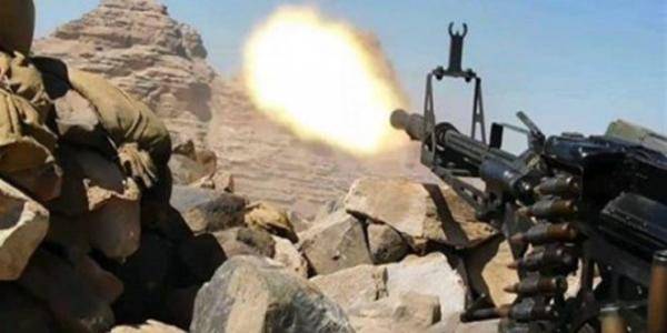 اندلاع اشتباكات عنيفة بمختلف أنواع الأسلحة بين حوثيين ومتحوثين في 