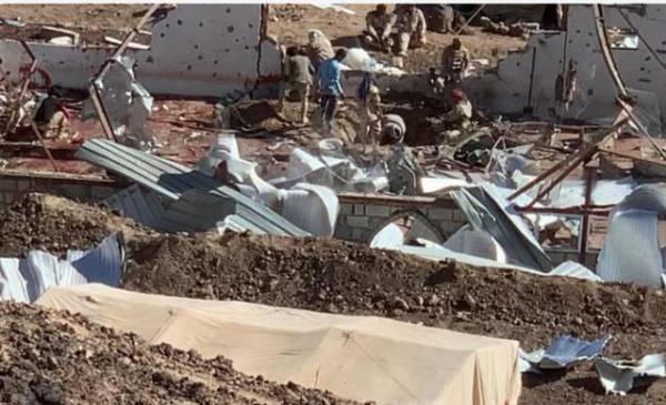 شاهد اول فيديو حجم الدمار الهائل الذي خلفه الهجوم الحوثي على مسجد اللواء الرابع بمأرب والحصيلة النهائية للضحايا..!؟