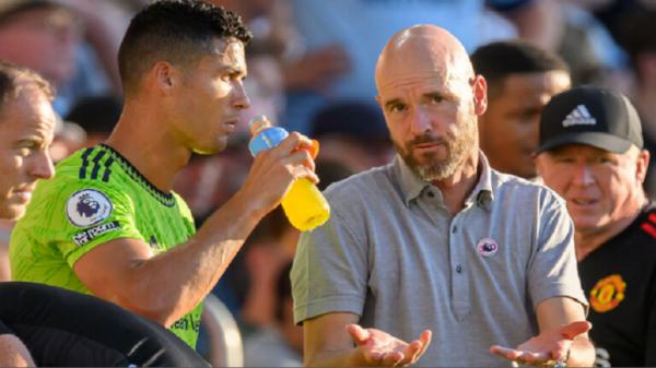 بعبارة واحدة وبـ"ازدراء".. مدرب مانشستر يونايتد يعلق على انضمام رونالدو للنصر السعودي