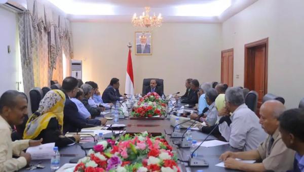 الإرياني يدعو إلى تسخير العمل الثقافي والإبداعي في معركة التصدي للمشروع الإيراني وأدواته الحوثية