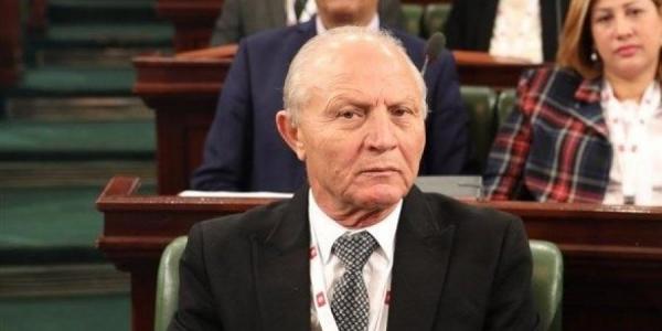 رئيس الحكومة التونسية يعفي وزير الداخلية ويتولى الوزارة مؤقتاً