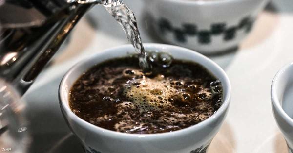 التوقف المفاجئ عن الكافيين… صداع وإرهاق قبل أن يستعيد الجسم توازنه