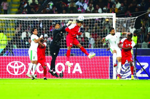 نقطة للعراق وعُمان في ضربة البداية