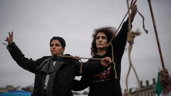 لندن باريس وبرلين تستدعي ممثلي إيران أحكام الإعدام