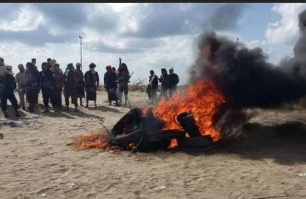 إتلاف مضبوطات من الحشيش في منطقة دوفس بأبين