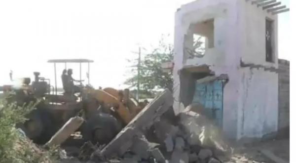 حملة لإزالة البناء العشوائي من أراضي الجمعيات السكنية بعدن