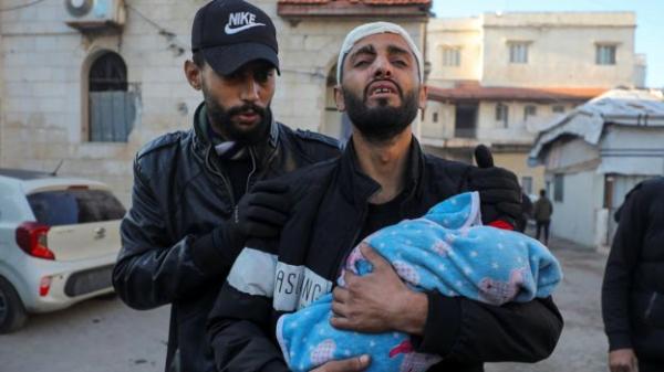 مدير المستشفيات الميدانية في غزة: "نعيش حالة خطرة تشبه ما قبل الموت"