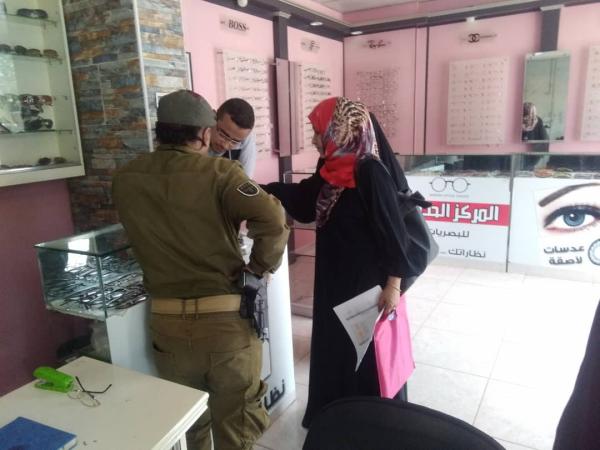 عدن.. صحة "البريقة" تغلق 13 منشأة مخالفة للضوابط والمعايير 