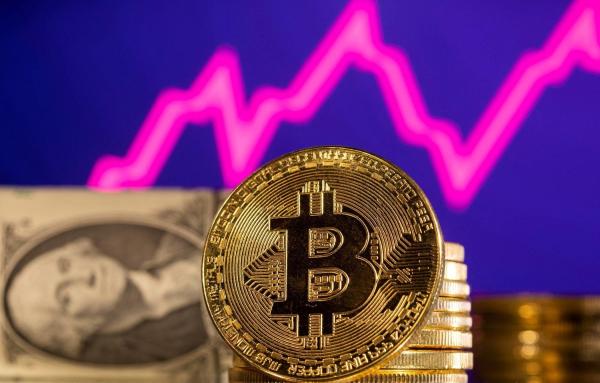في خطوة تاريخية.. أمريكا تمنح الضوء الأخضر لصناديق "بتكوين" المتداولة في البورصة