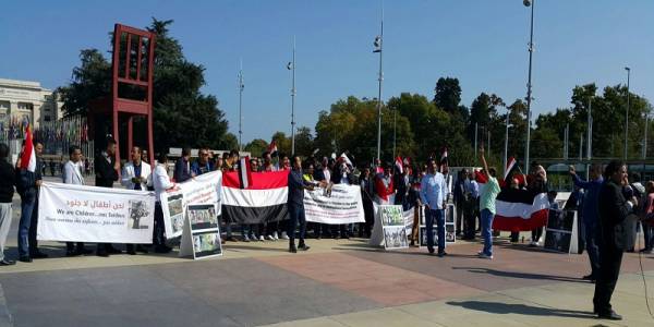 أطفال الجوف في وقفة احتجاجية.. يحملون الأمم المتحدة مسؤولية ايقاف جرائم المليشيا الحوثية بحق المدنيين والأطفال