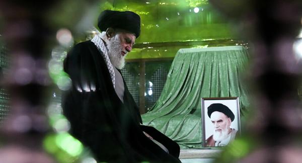 الخزانة الأميركية تفرض عقوبات على 16 كياناً وشركات تابعة لخامنئي