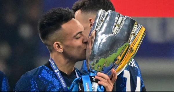 إنتر ميلان يتوج بلقب السوبر الإيطالي بفوزه على يوفنتوس 2-1