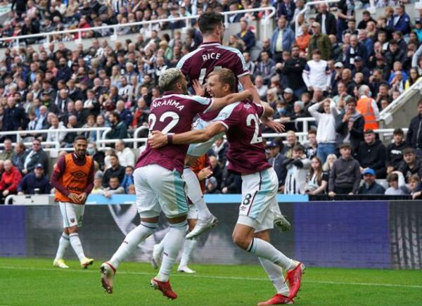 "بوين" يقود ويستهام للفوز على نوريتش سيتي 2-0 في الدوري الإنجليزي