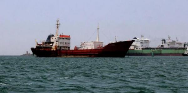 بيع سفن ونهب إيراداته.. ميناء عدن غنيمة الفاسدين 