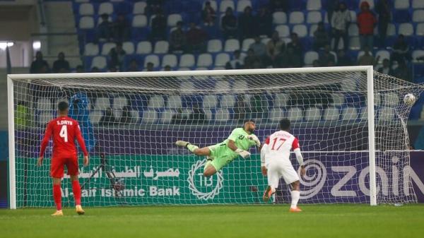 "خليجي 25".. عمان تجرد البحرين من اللقب وتواجه العراق في النهائي