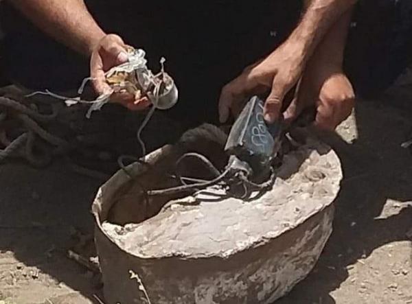 عناصر حوثية  تحصد شر ما زرعته في نفس اللحظة 