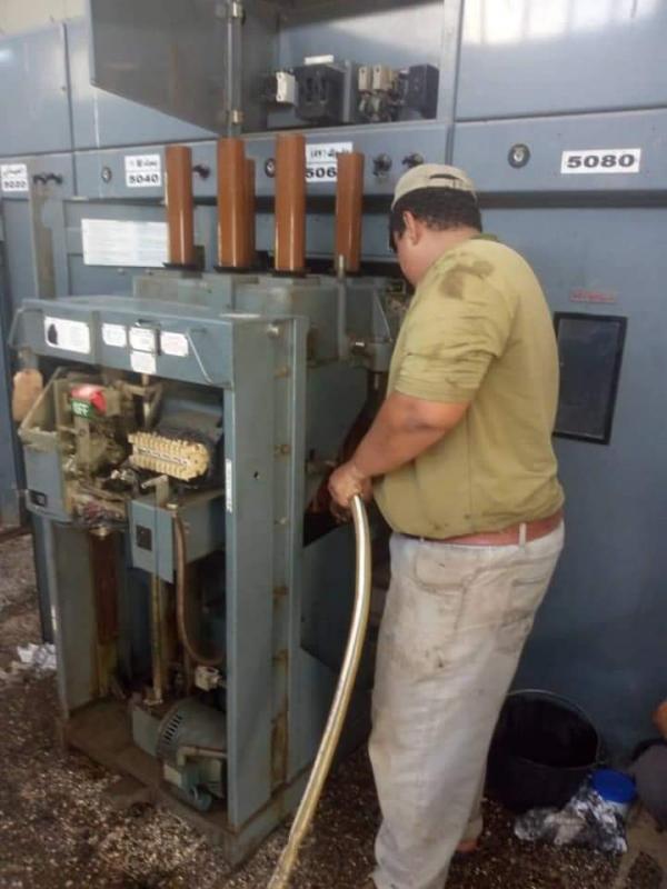 استعداداً للصيف المقبل.. كهرباء عدن تواصل أعمال الصيانة الدورية للمحطات