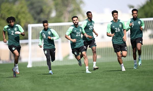 أجواء «التفاؤل» تسود معسكر الأخضر بعد الفوز المثير على عمان