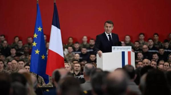 ماكرون يلوّح بآلية أوروبية لمواجهة تهديدات ترامب بالرسوم الجمركية