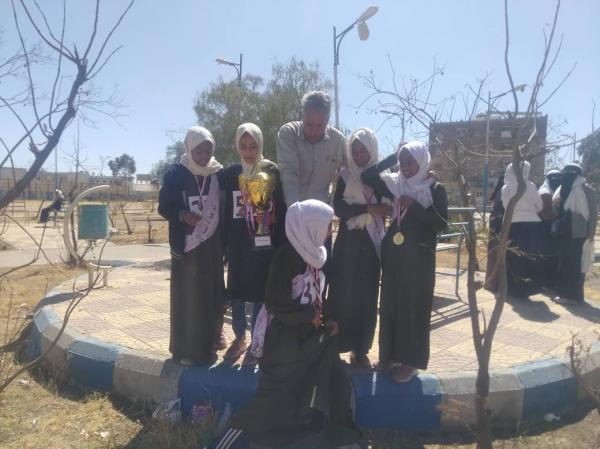 في اجواء تميزت بالكلفته والسريه وتكريم غير لائق ?