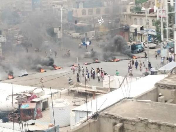 الفساد و السياسة وراء تخريب شوارع تعز