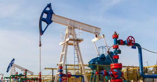 أسعار النفط تهبط مع تقييم المتعاملين لخطط ترامب وقوة الدولار