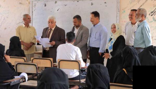 رئيس جامعة لحج يدشن العملية الامتحانية بكلية التربية صبر