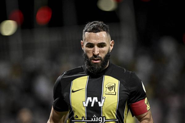 مانشستر يونايتد يحسم قراره بشأن بنزيما