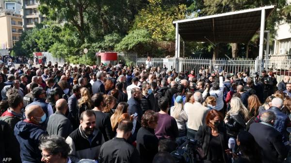 بسبب تحقيق المرفأ.. محتجون يحاولون اقتحام قصر العدل اللبناني