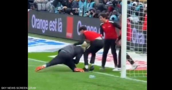 رئيس لجنة الحكام في "الكاف" يوضح أسباب الجدل حول منشفة حارس السنغال في نهائي أمم إفريقيا