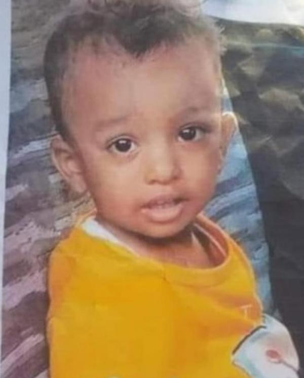 امرأة مجهولة تختطف طفلا من محل تجاري بمدينة الحديدة