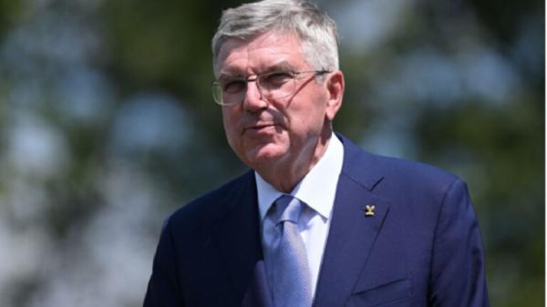 رئيس اللجنة الأولمبية الدولية يلمح لإمكانية مشاركة الروس في أولمبياد باريس