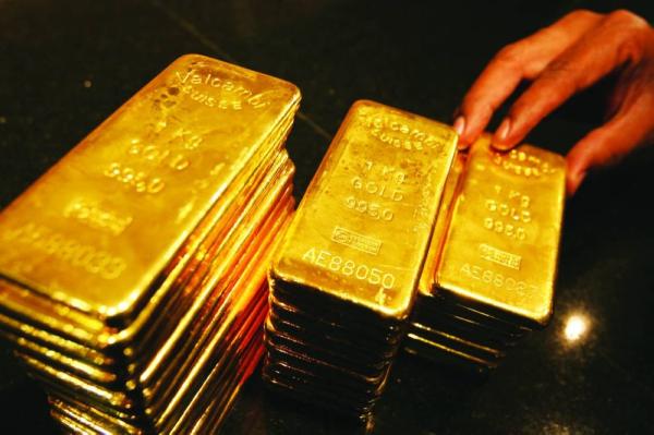 الذهب يلامس مستوى قياسياً جديداً والفضة تقفز أكثر من 8% وسط تصاعد المخاوف الجيوسياسية