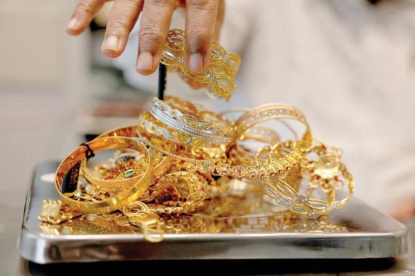 الذهب يتراجع بعد قفزة قياسية وسط تقلبات حادة وضبابية سياسية عالمية