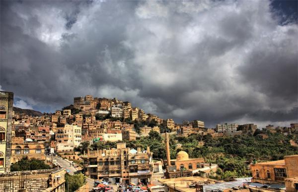 عصابة الحوثي الارهابية تقتحم قرية بمديرية حفاش بالمحويت