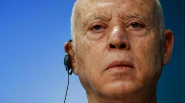 الرئيس التونسي يقيل وزيري الزراعة والتربية