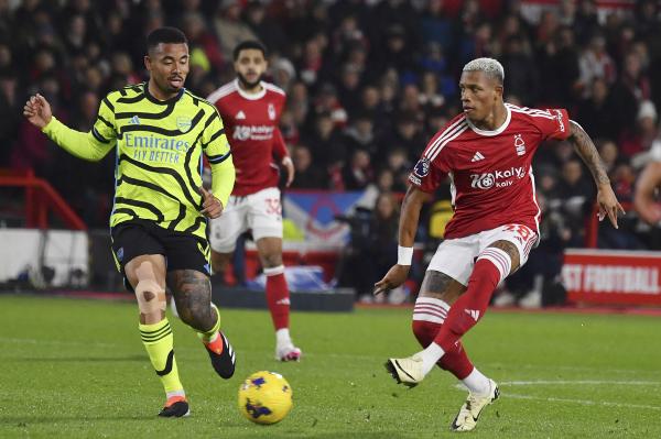 أرسنال يتحضر لليفربول بأفضل طريقة ونيوكاسل يُسقِط أستون فيلا