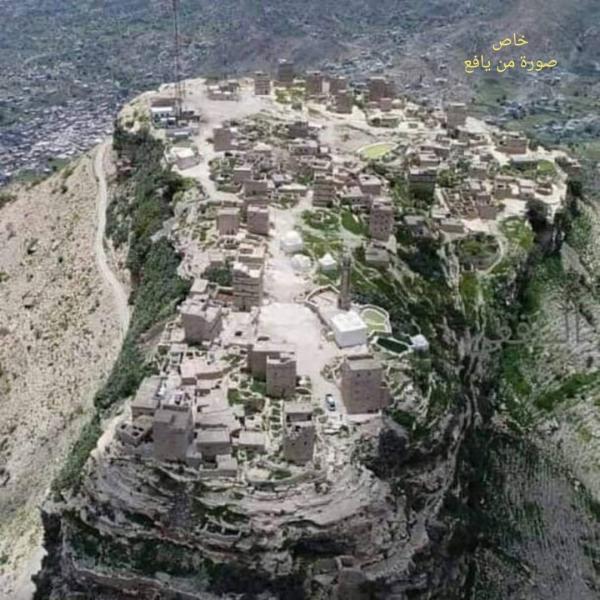 في أبين.. قلاع وقصور أثرية  تتعرض للتدمير وقبور تنبش بحثا عن الكنوز