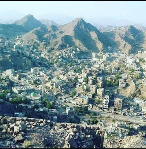 القوات الحكومية تفرض سيطرة نارية على اهم طرق امداد الحوثيين غرب تعز