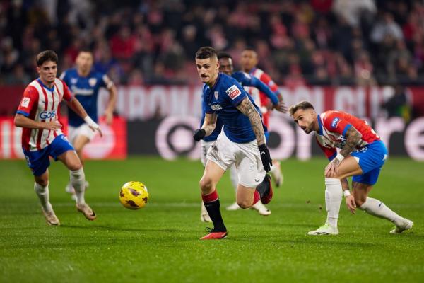 جيرونا يهدر فرصة تصدر الدوري الإسباني بتعادله مع سوسيداد