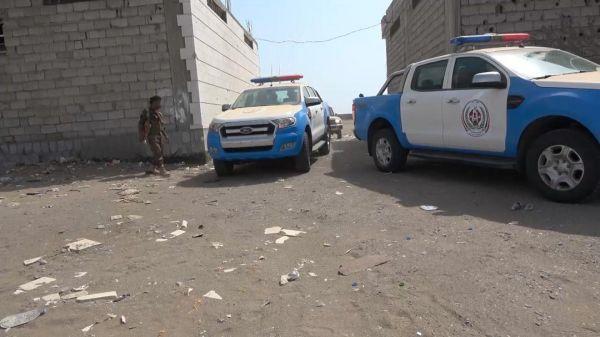 أمن المخا يلقي القبض على مطلوبين