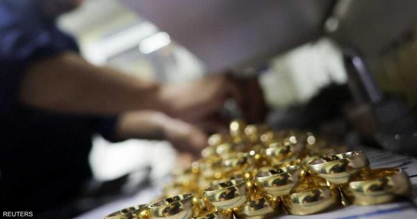 الدولار يقوى بعد بيانات الوظائف.. والذهب يرتجف!