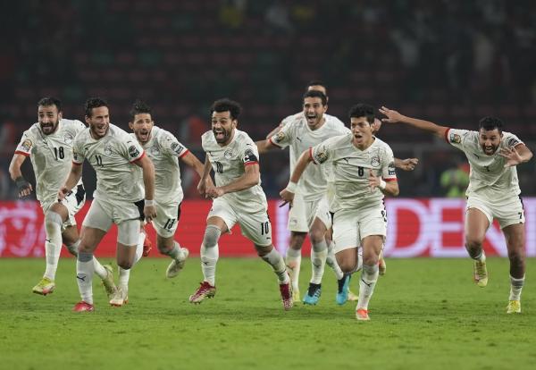 مصر والسنغال | شغف الساحرة المستديرة ودعوات المصريين.. «الفراعنة» على بعد خطوة من معانقة «الأميرة السمراء»