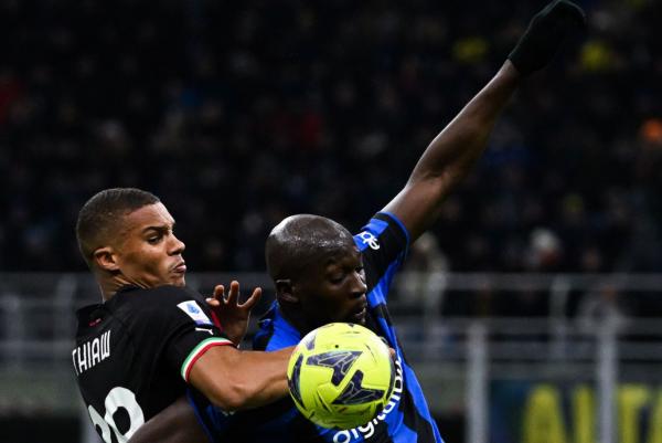 إنتر يحسم "ديربي الغضب" ويعمق جراح ميلان بالدوري الإيطالي