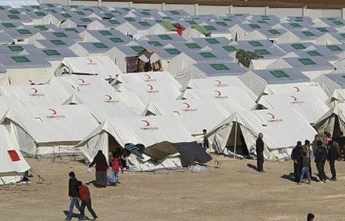 المكسيك تفكك مخيمًا للاجئين قرب الحدود الأمريكية