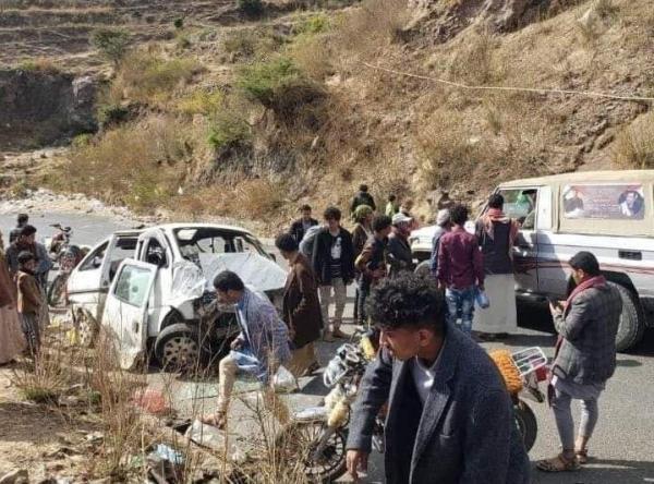 9 قتلى وجرحى بيهم قيادي حوثي بحادث مروري غامض في إب