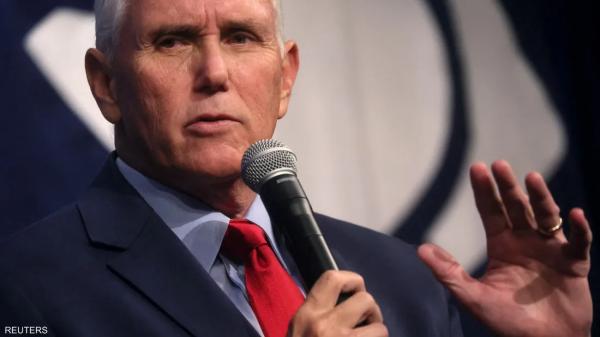 الوثائق السرية.. استدعاء مايك بنس وتفتيش منزله