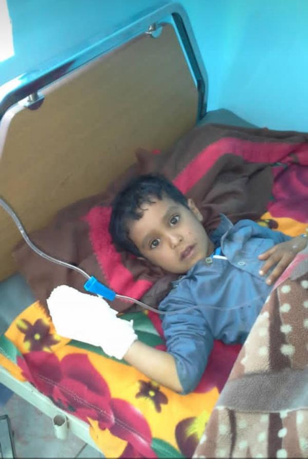 اصابة طفل وامرأة بشضايا مقذوف من مخلفات الحرب جنوب مارب