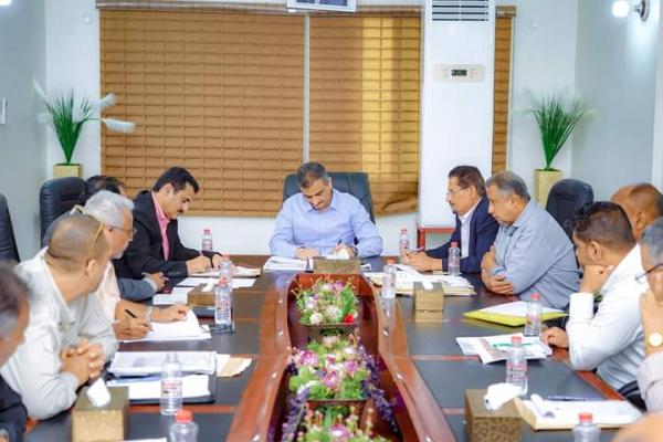 لملس يترأس اجتماعا دوريا لمدراء المكاتب التنفيذية بمحافظة عدن