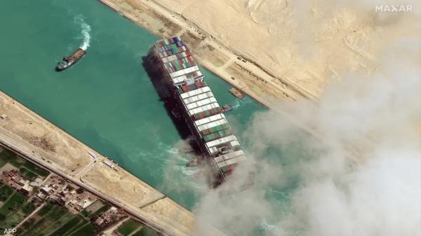 ميرسك تقاضي إيفرغرين بسبب حادثة الجنوح بقناة السويس